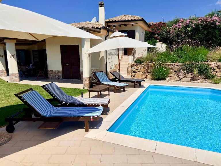 EcoLux Pool Villa, Easy Access SouthSardiniaHolidays - B&B Domus de Maria