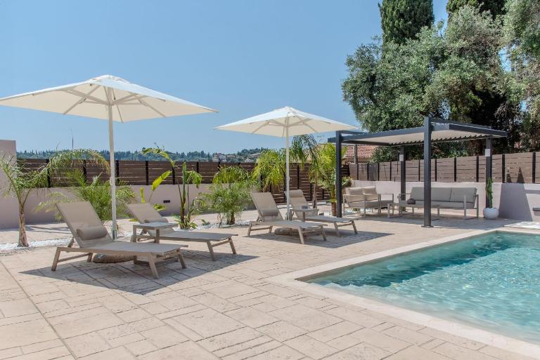 Soleya private pool house - B&B Kanáli