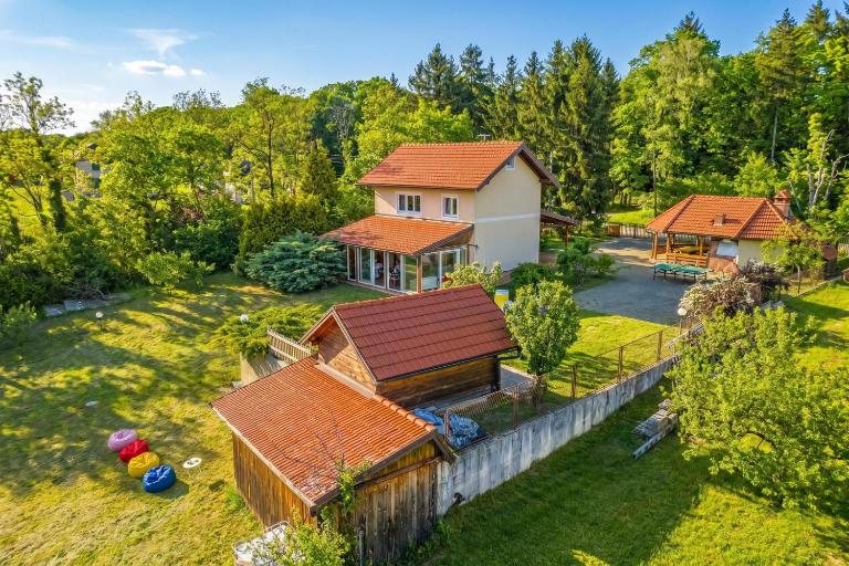 Green Garden Retreat - Happy Rentals - B&B Velika Buna