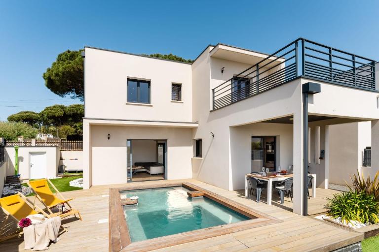 Villa Azura family villa jet pool near beach - B&B Sérignan