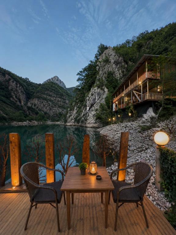 Te Panorama, Komani Lake - B&B Koman