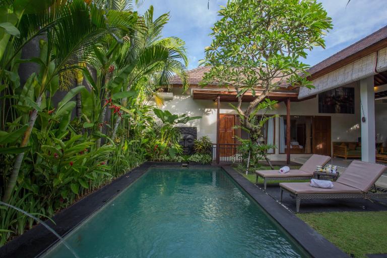Sandi Agung Villa - B&B Seminyak