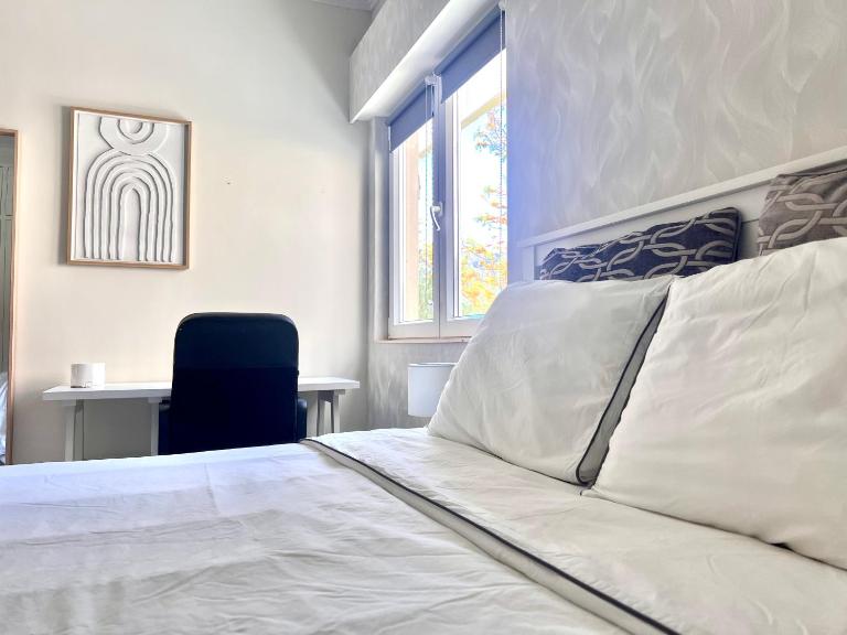 Quarto confortável - Bed and Breakfast Amadora