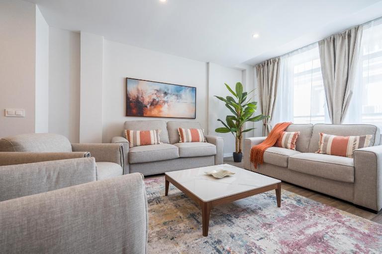 Apartamentos Dúplex Príncipe de Canalejas, 1 y 2 dormitorios - Ferienwohnung Madrid
