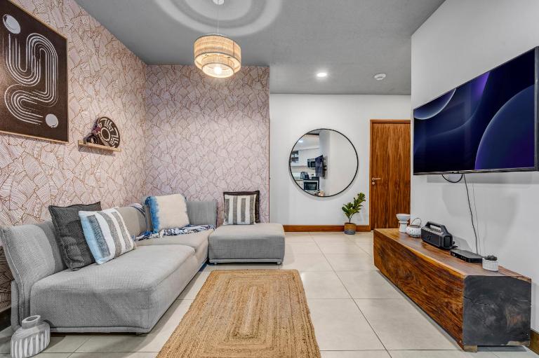 Pen11 Coastal Retreat w Pool and Ocean View Rooftop - B&B Tamarindo