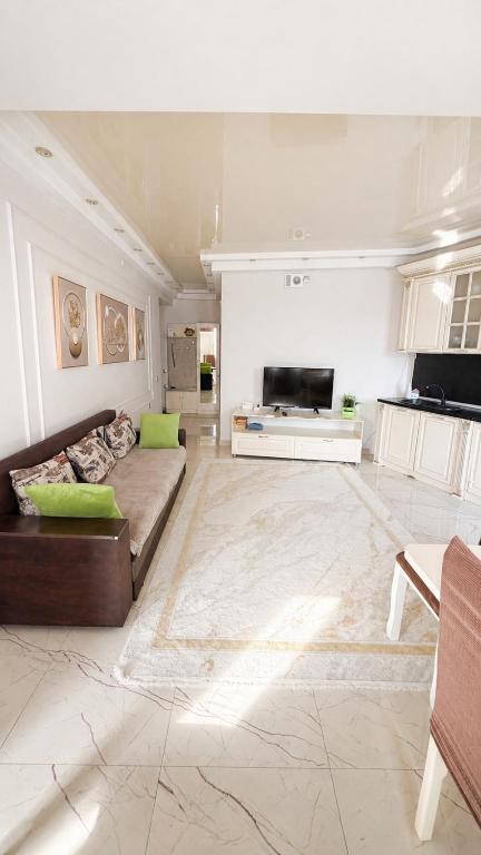 Residential Сomplex Central 270 - Bed and Breakfast Almaty