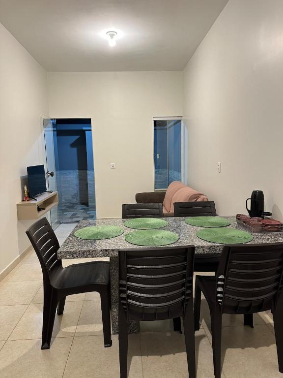 Apê completo, até 5 pessoas - Ar, WiFi e garagem - Ferienwohnung Itaberaí
