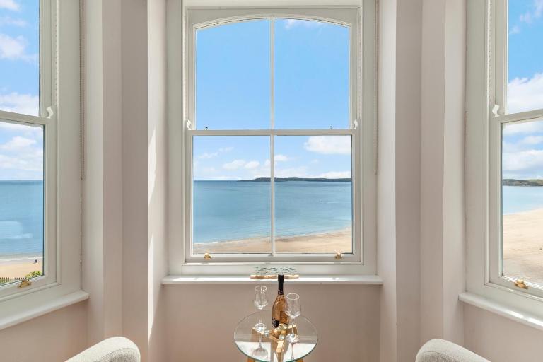 Tenby Sea View - South Beach - Elevated Views - B&B Tenby