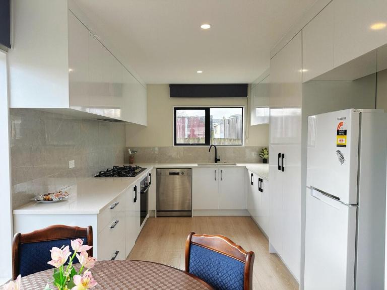 Peachful 5BR Retreat v Quiet Corner, Modern Comfort - B&B Auckland