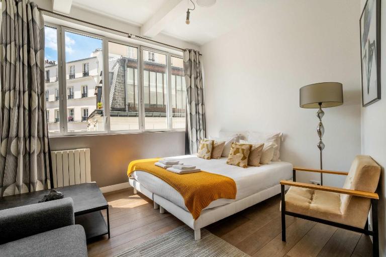 Montmartre Stylish and bright 3BD with terrace - B&B Parigi