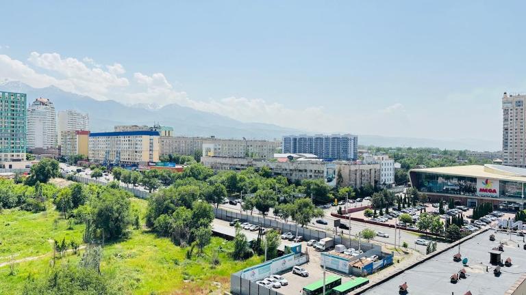 Braun Mega view apartments - Bed and Breakfast Almaty