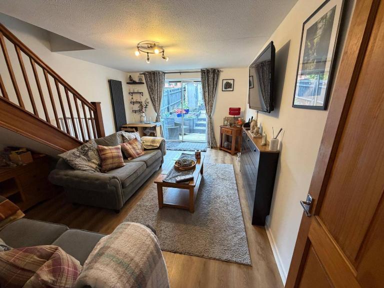 Sleeps 5 pet friendly Enclosed garden Parking - B&B Hereford
