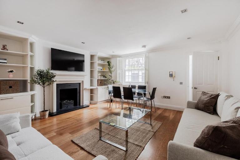 Charming 2BR - 2Bath w/ Patio by Little Venice - B&B London