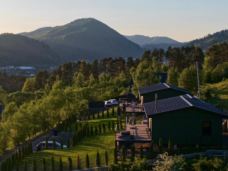 Greenhouse Cabins - B&B Mizhhirya