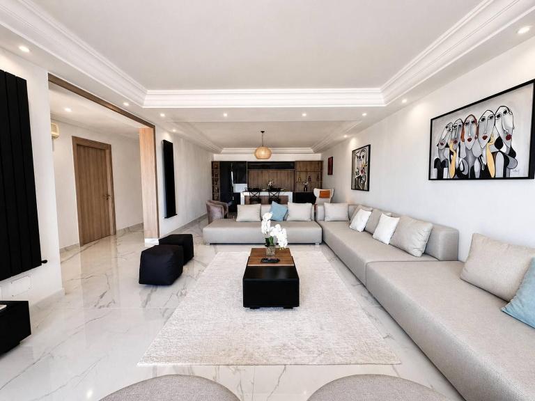 Marsa Cube House Beachfront Living in La Marsa - Chambres d'hôtes La Marsa