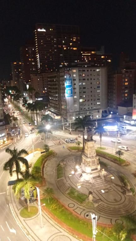 Apê no Gonzaga - 8 adultos - 1 Quadra da Praia - B&B Santos