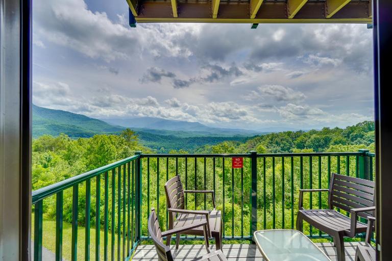 Whispering Woods: Smoky Mountain Resort Escape - Ferienwohnung Gatlinburg
