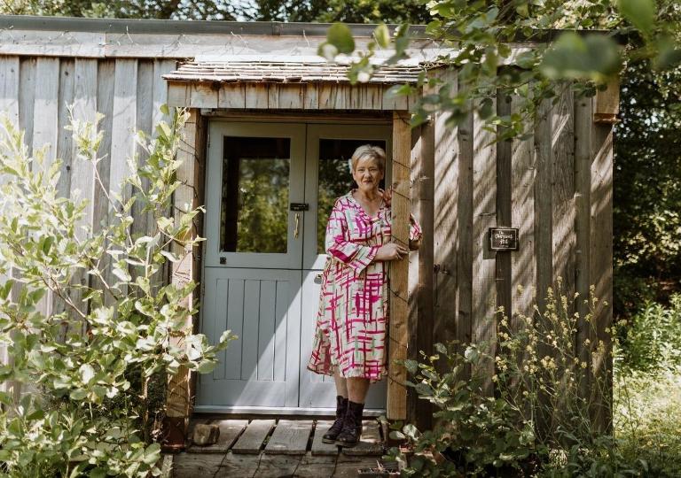 The Charcoal Hut woodland retreat - B&B Llandovery