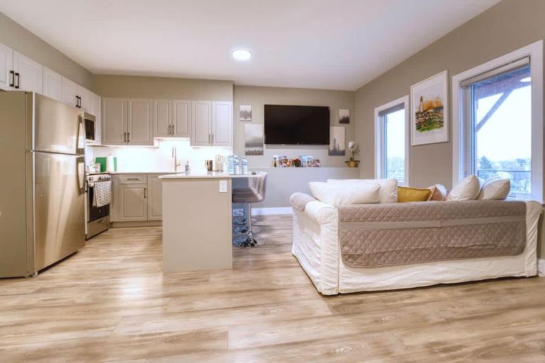 1 Bed - King size Nature to City Getaway - B&B Halifax
