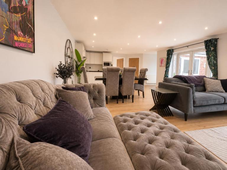 Manor Farmhouse - Bed and Breakfast Hawarden