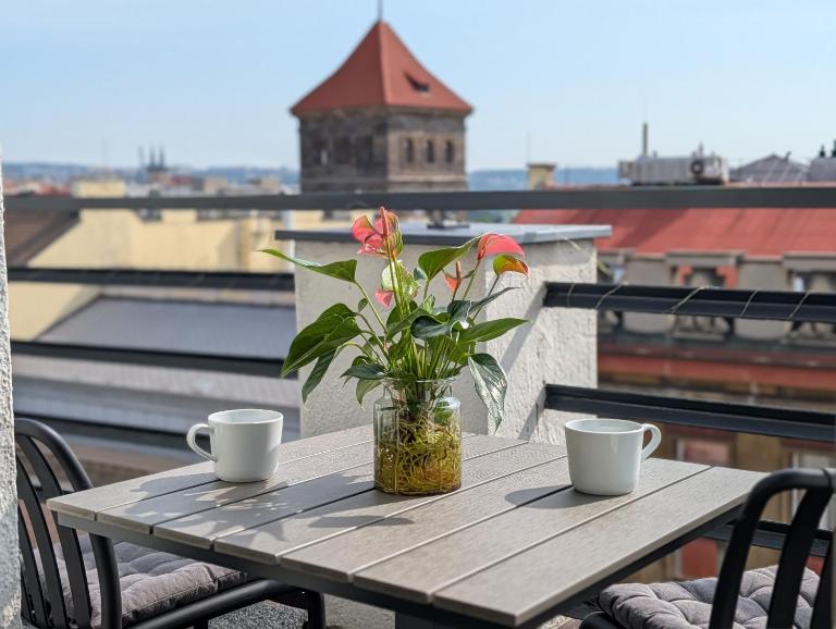 Skyline 3BR Rooftop Terrace Apartment in Center - Ferienwohnung Prag