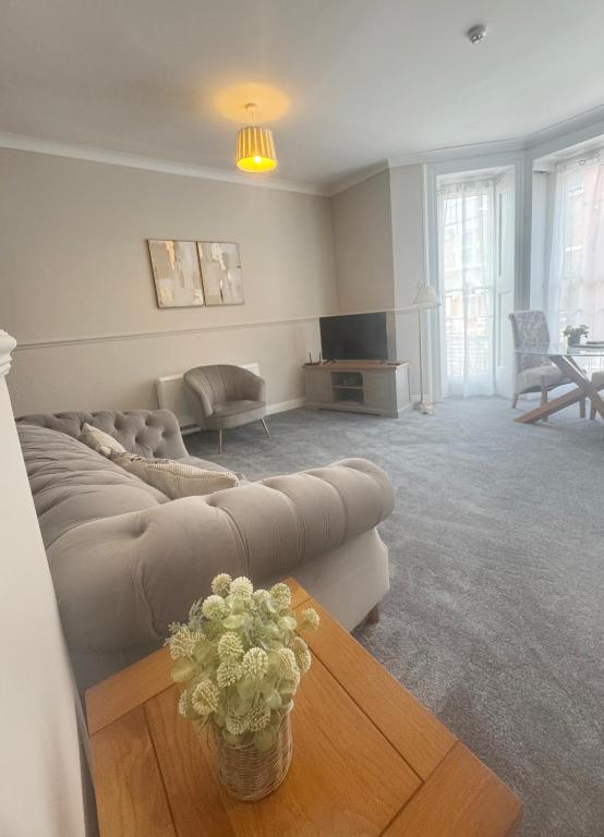 Elegant Victorian Apartment Near Vaillant Live - B&B Derby