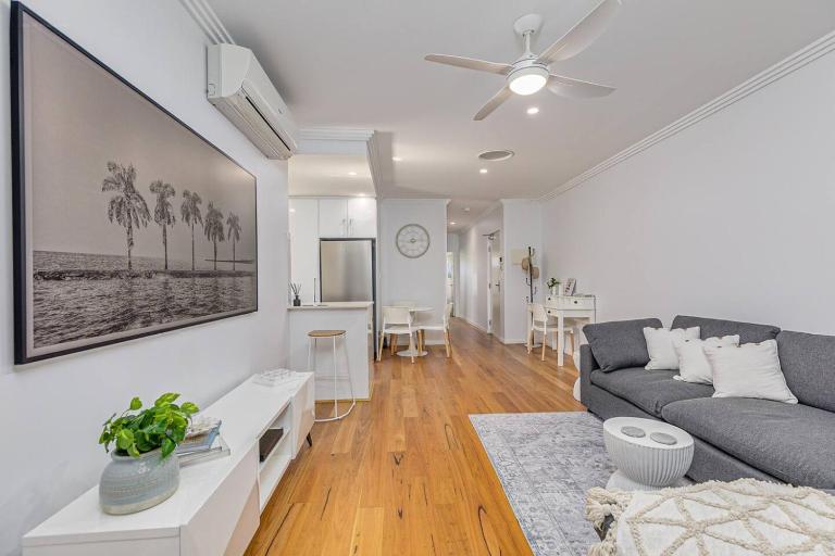 Sleeps 4 - 2 bed 2 bath - Restful Suburban Stay - B&B Perth