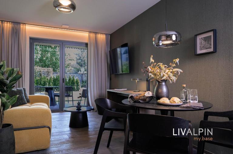 LIVALPIN mybase NATURE - B&B Garmisch-Partenkirchen