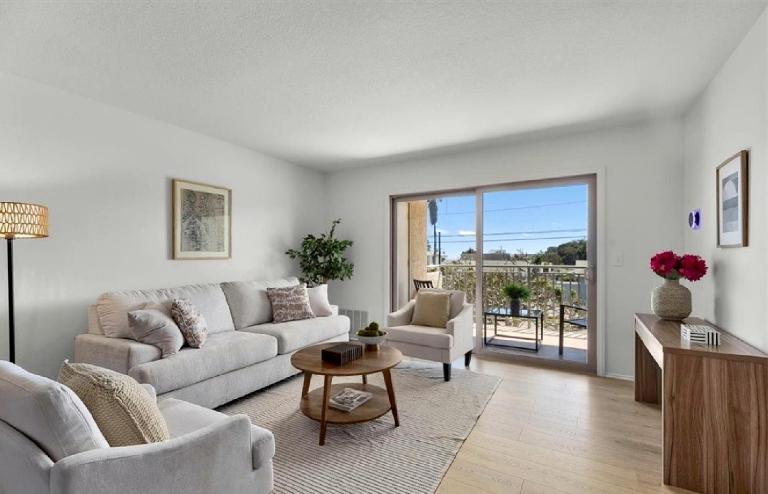 Two Bedroom Townhome with Harbor and Ocean Views - Chambres d'hôtes Los Angeles