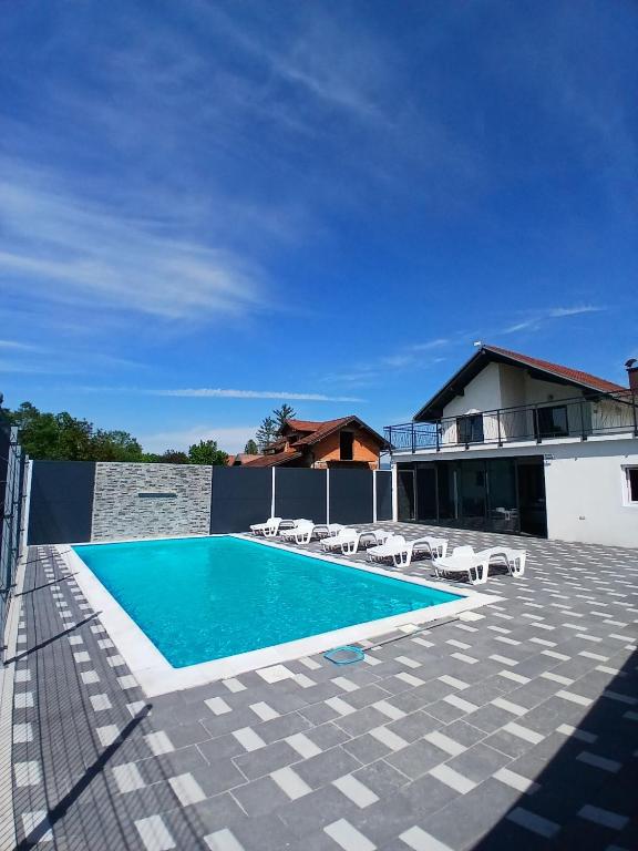 DreamHome Mušić-Gomjenica - Chambres d'hôtes Prijedor