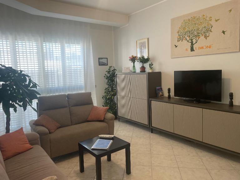 CASA BUONARROTI, comoda, pochi passi da spiaggia e centro - B&B Pozzallo