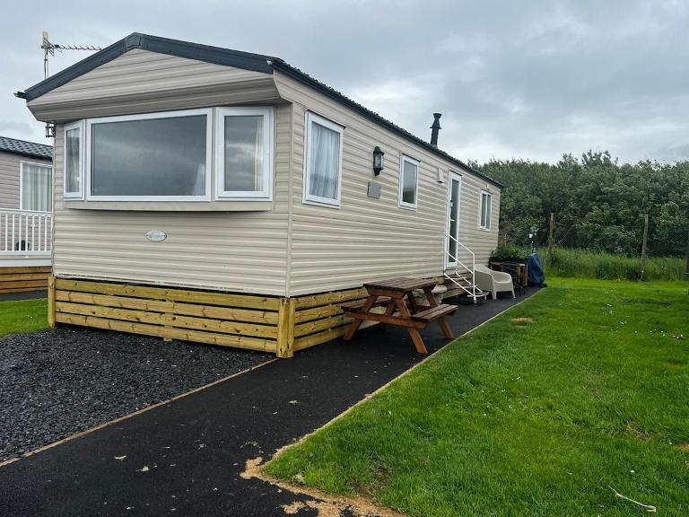 Peaceful static caravan 1 minute from ocean walks Ocean Edge - Ferienwohnung Heysham
