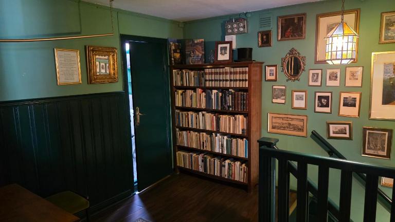 Artist eremitage Leonora - Historic schoolhouse apartment - B&B Fjälkinge