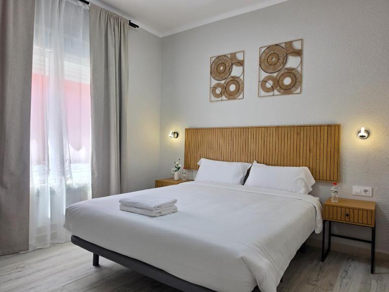 Alcatraz Apartments NEW, 5 min walk from the sea - Chambres d'hôtes Lloret de Mar