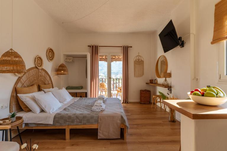 Stay with Maira at Harmony - Chambres d'hôtes Póros