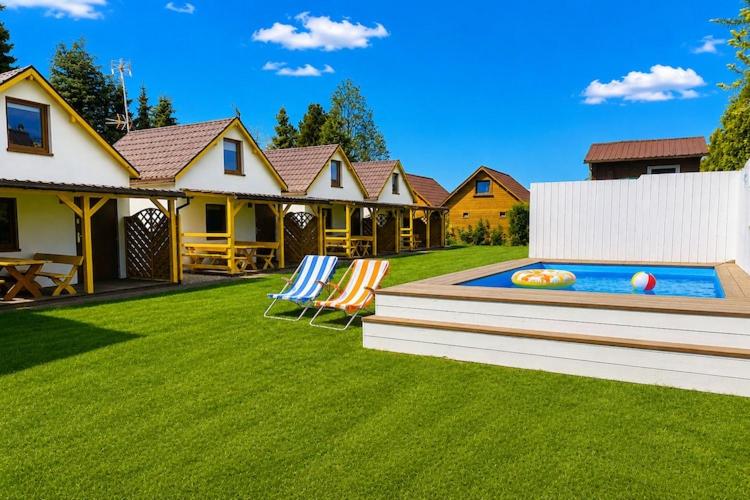 Cottages with a pool for 5 people - B&B Dziwnówek