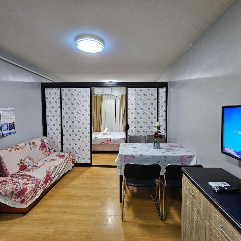One oasis condo 1br bldg4 ground - B&B Davao City