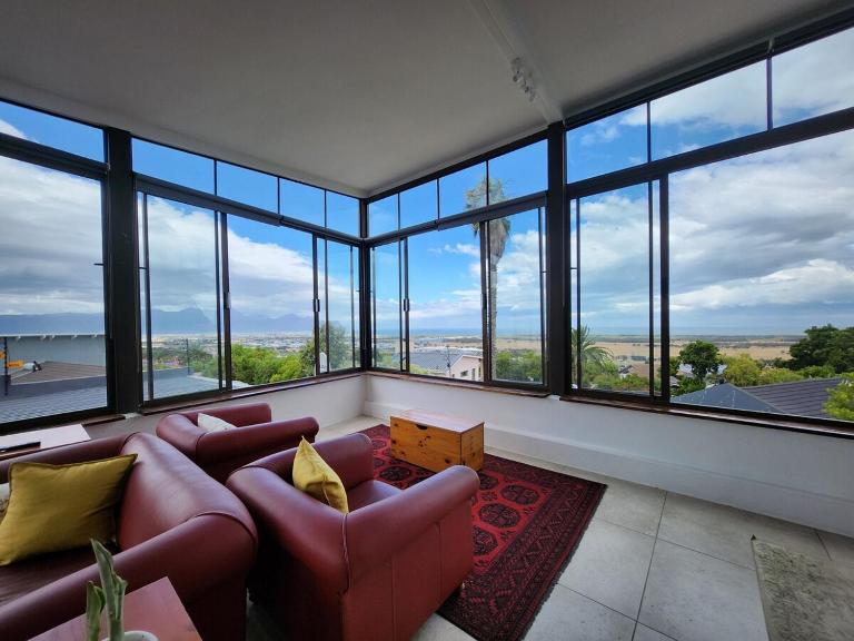 Sunbird Sunset - B&B Somerset West