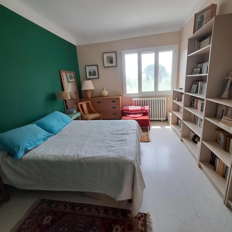Les loups blancs en Provence - B&B Pélissanne