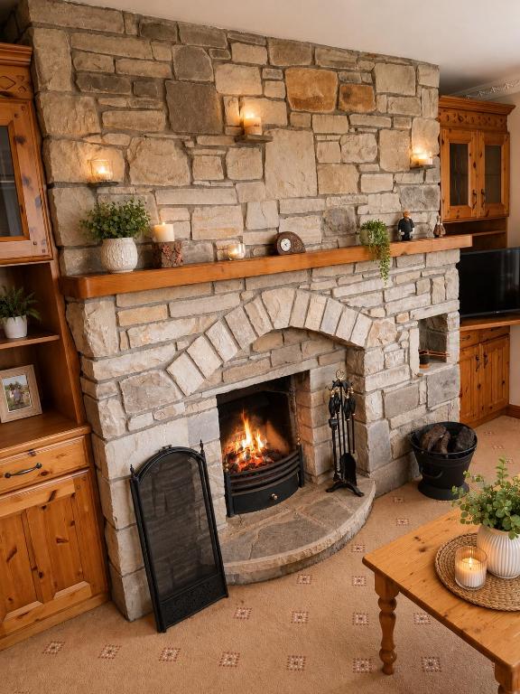 Lakeside Retreat Sleeps 8 & 15 mins from Westport - B&B Mayo
