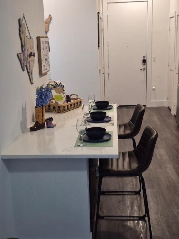 Luxury 1bed 1bath Near Riverwalk, and The Pearl - Chambres d'hôtes San Antonio