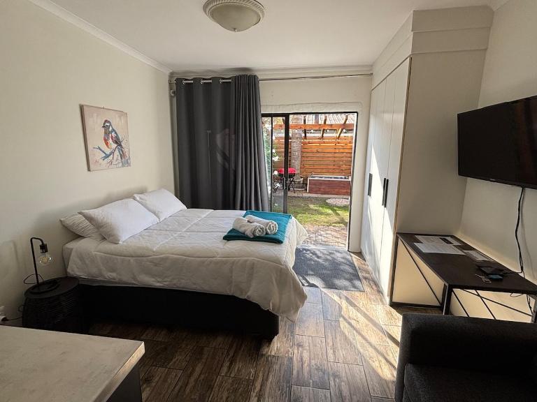 Urban Nest Self Catering - Ferienwohnung George