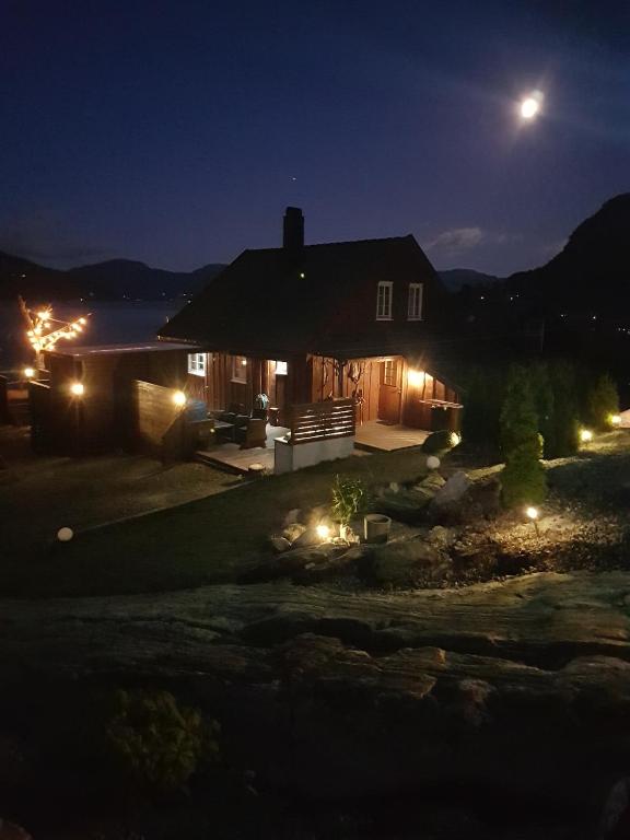 Cabin in Hjelmeland - B&B Hjelmeland