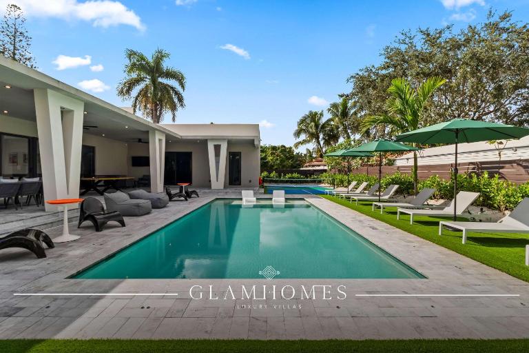 Miami Ultra Villa w Pool Movie Theater Pickle Ball - Bed and Breakfast Miami