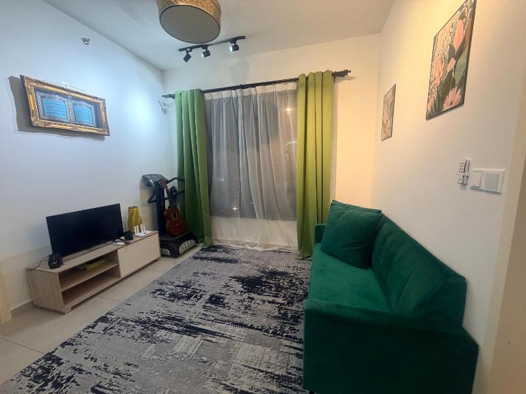 Aurora Homestay - Meta Residence 3BR - Bed and Breakfast Seri Kembangan