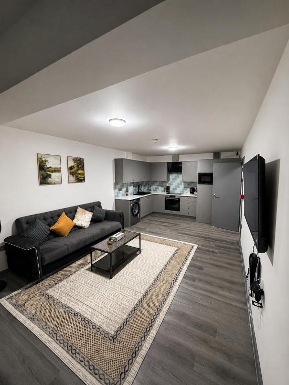 Noshe Homes - Brand New Modern Centralised 2 Bedroom Apartment - B&B Reading