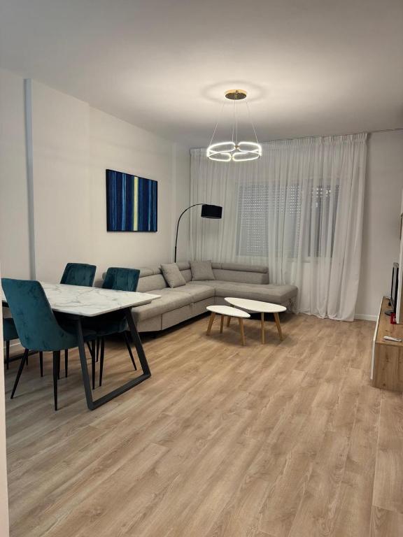 Zai Balcony Apartment - Ferienwohnung Vlora