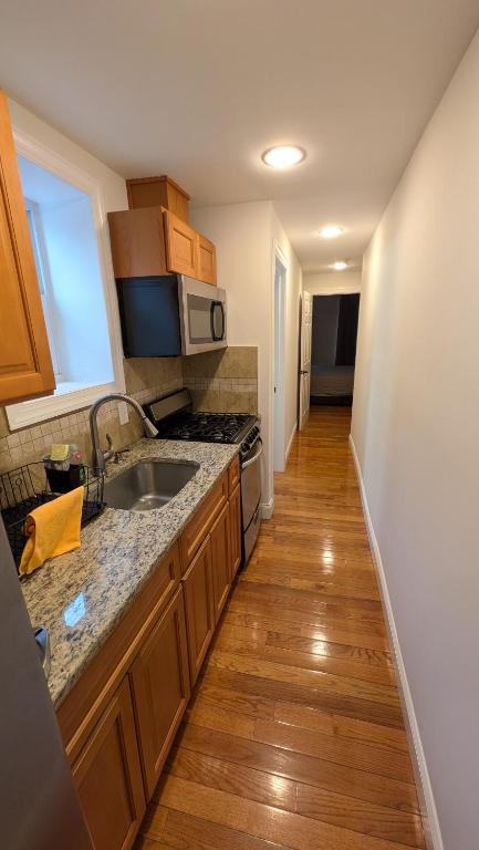 One bedroom Apartment, 15 minutes from Time Square NYC and 4 minutes from MetLife Stadium - Chambres d'hôtes North Bergen