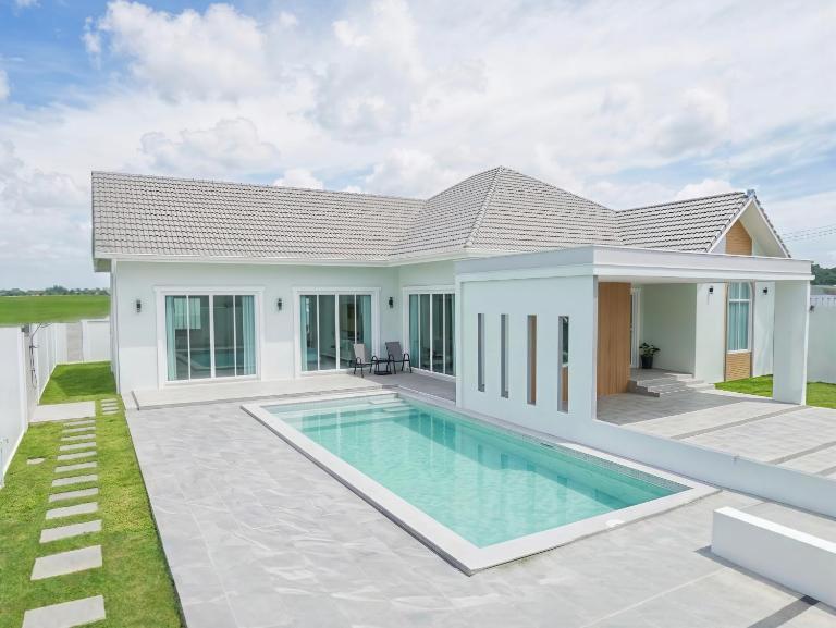 The 8 MaBella House Pattaya Pool Villa - B&B Ban Pong Klang