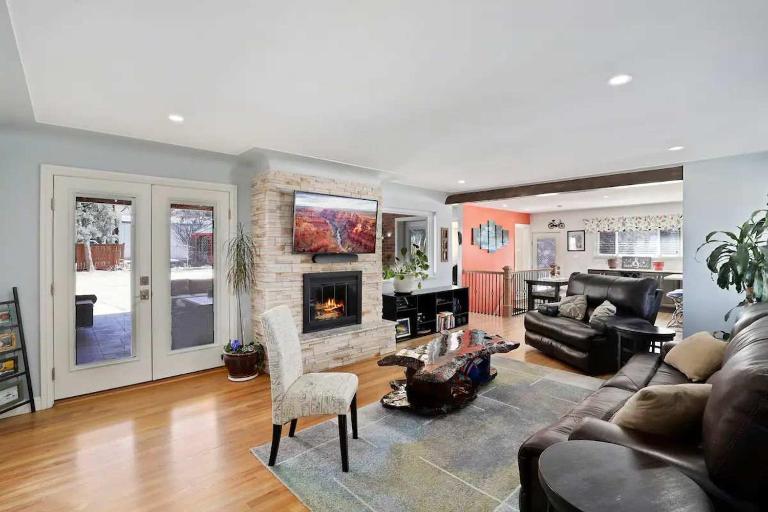 DU Haven- Hot Tub Outdoor TV Lounge &3 Full Baths - B&B Denver
